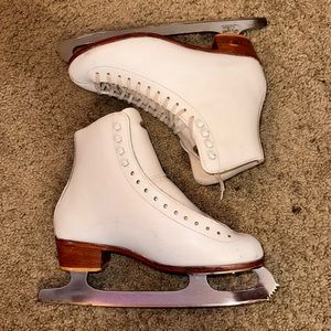 Riedell 220 Ice Skates 6 1/2 W with John Wilson Blades
